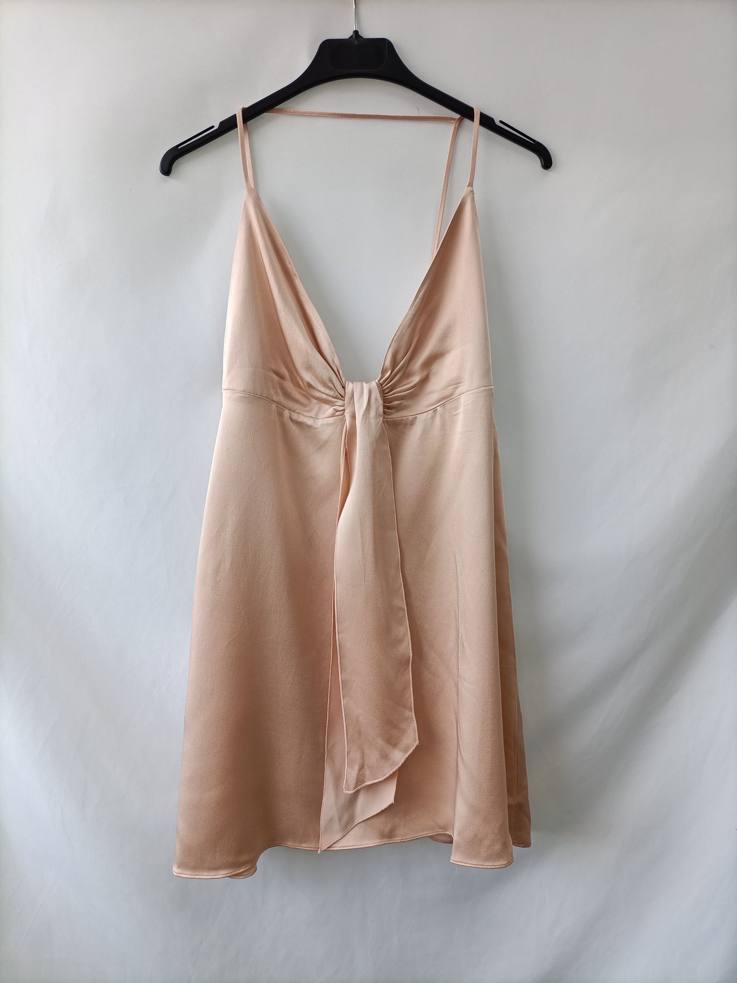 ZARA. Vestido  corto nude tirantes T.l