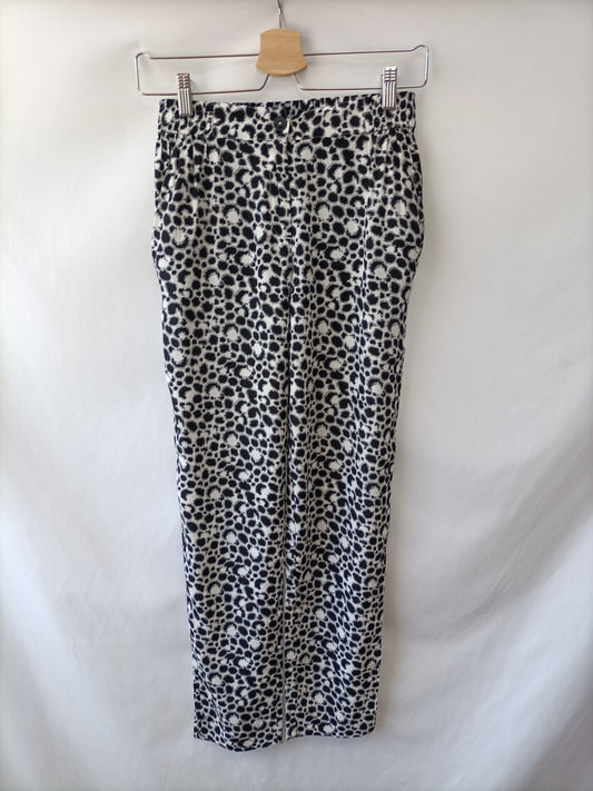 FRENCH CONNECTION. Flowy Trousers Size 34