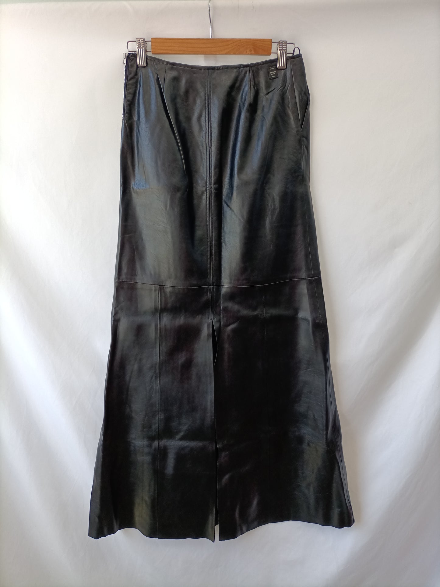 REPLAY. Black faux leather skirt, size 32