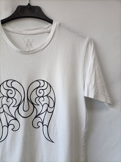 ANDRÉS ACOSTA. Camiseta alas T.s