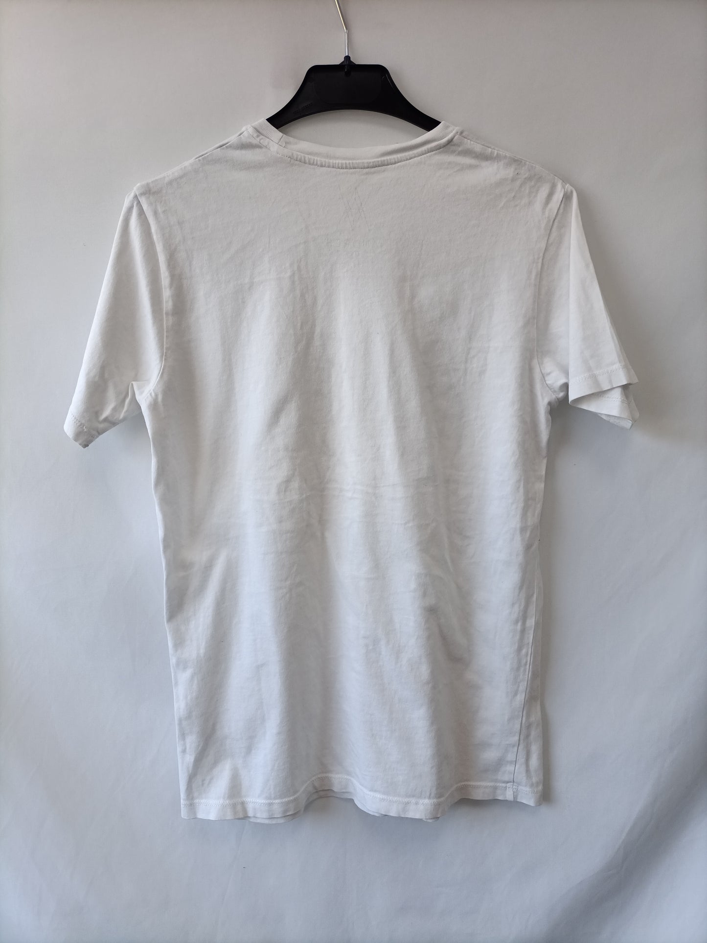 ANDRÉS ACOSTA. Camiseta alas T.s