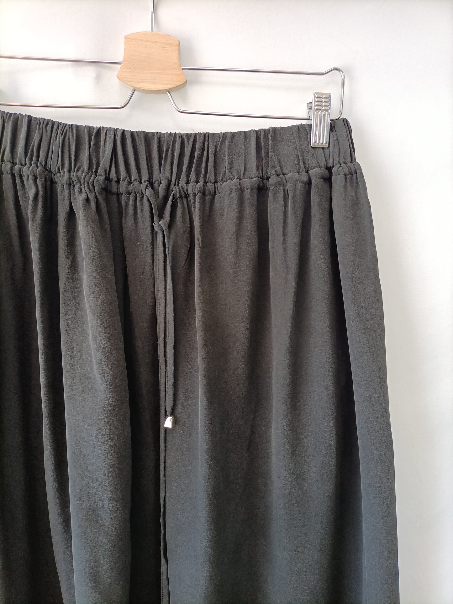 ZARA HOME. Falda gris seda T.m