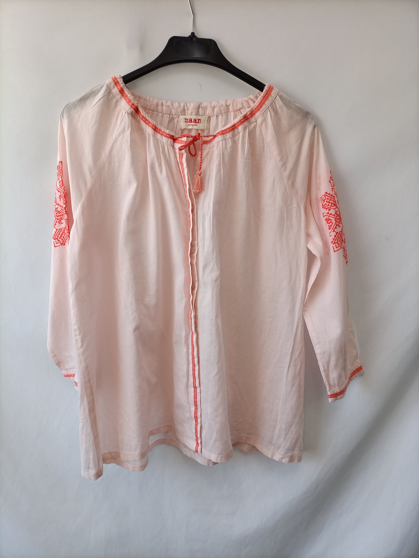 MAAN BELGIUM. Blusa bordada T.u(s)