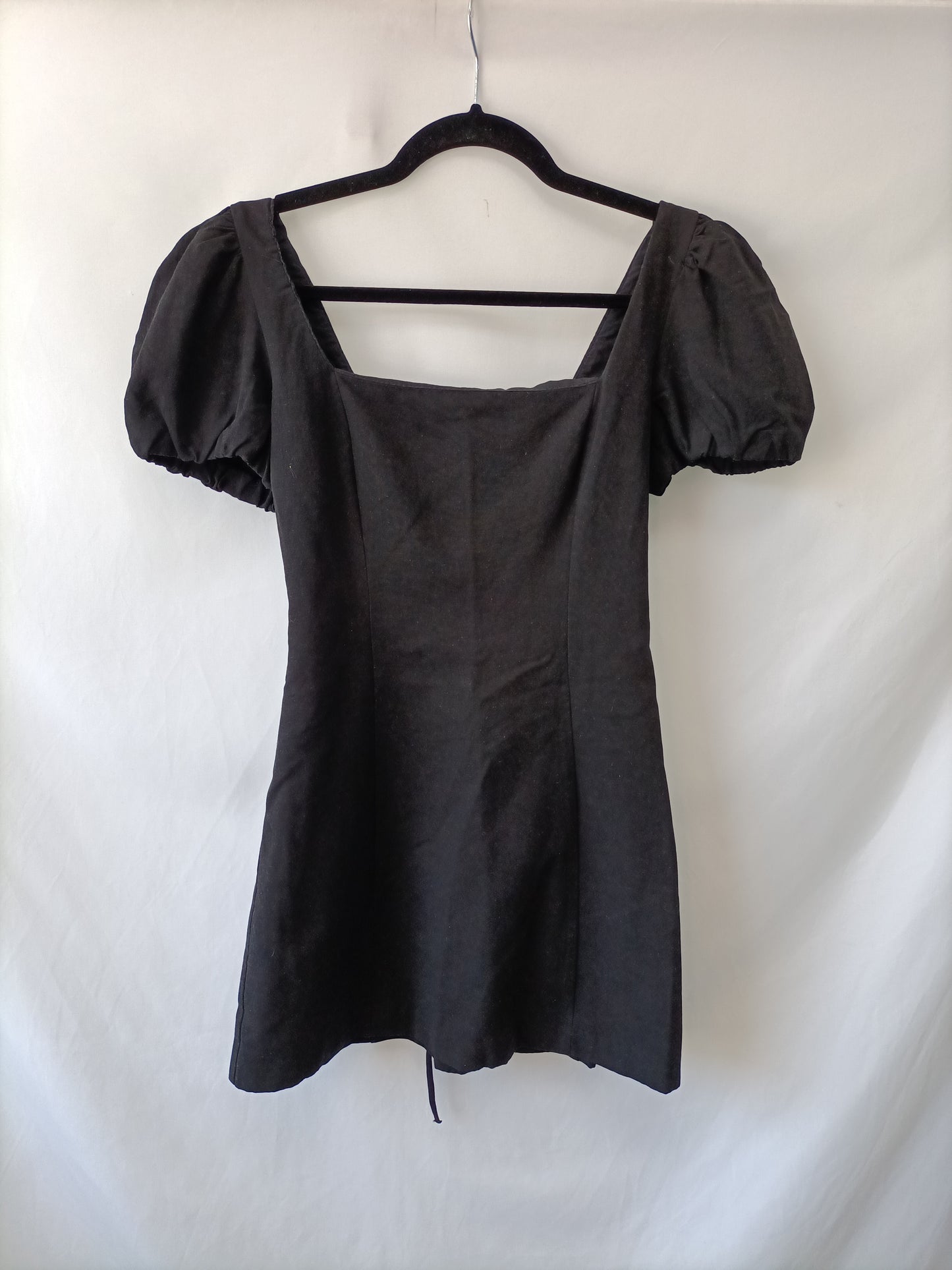 ZARA. Vestido corto cuerdas T.m