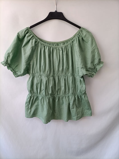 OTHERS. Your green elastic top(s)