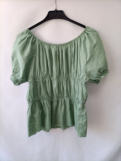OTHERS. Your green elastic top(s)