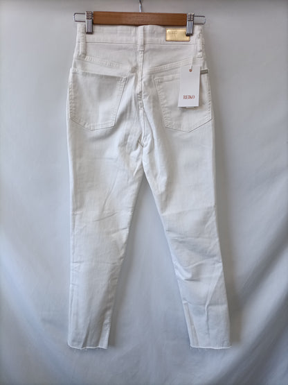REIKO. White skinny pants, size 34