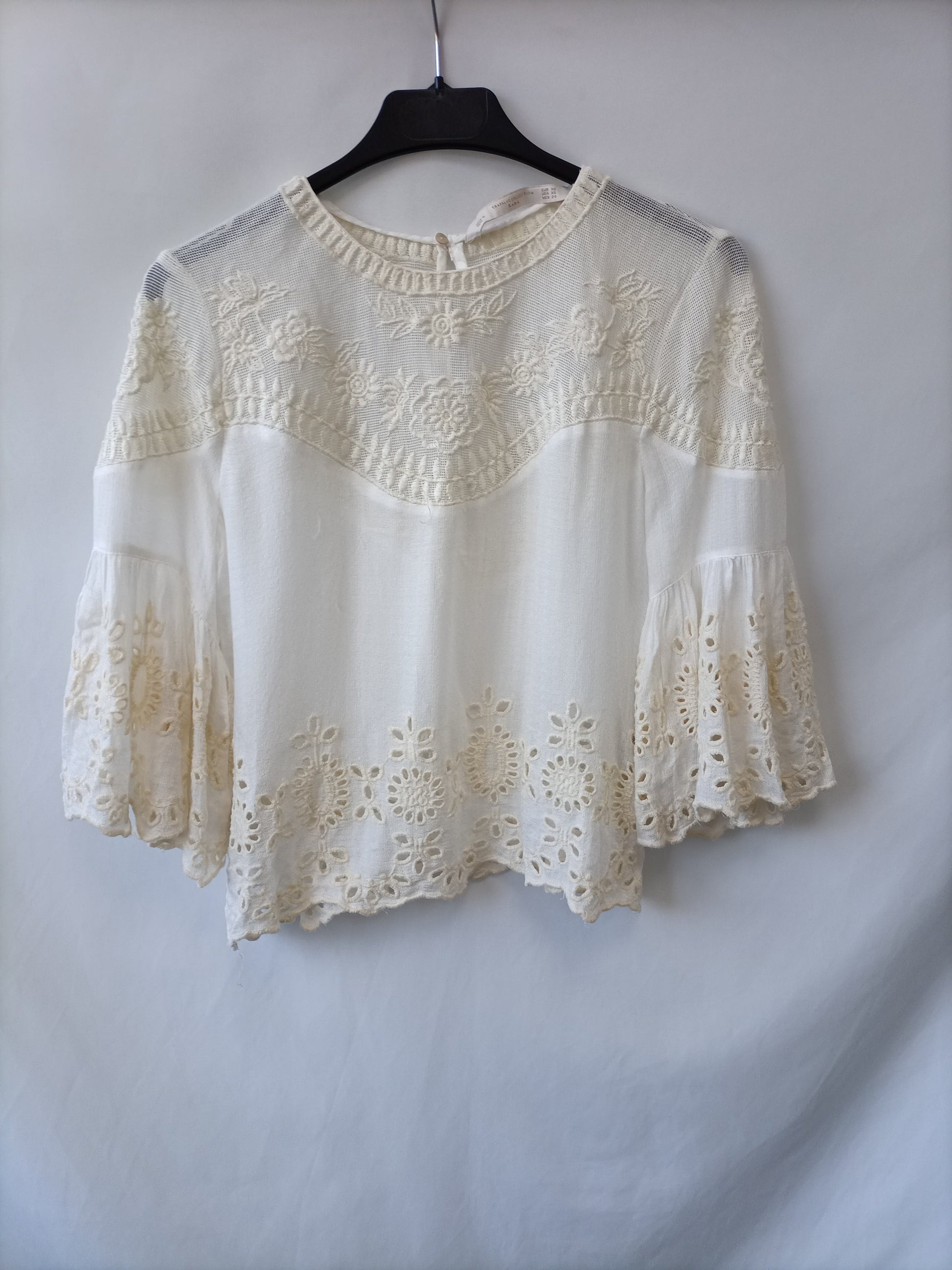 Blusa beige troquelada xs – Hibuy market