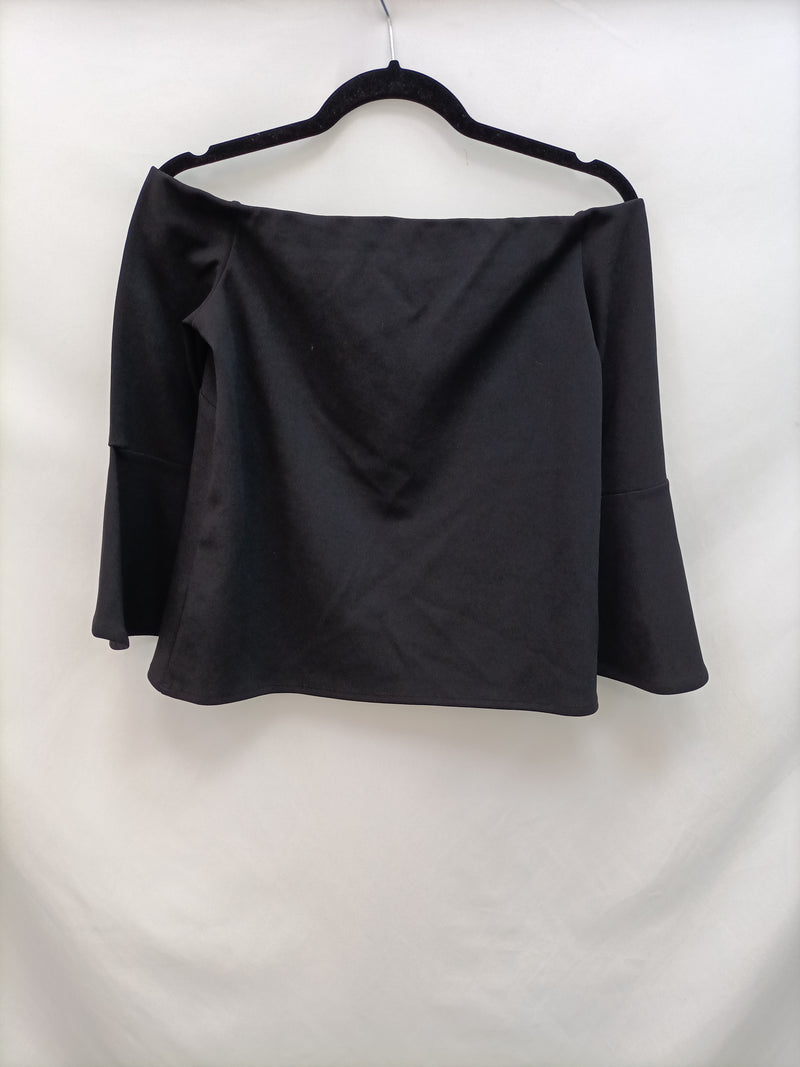 H&M. Blusa negra talla S