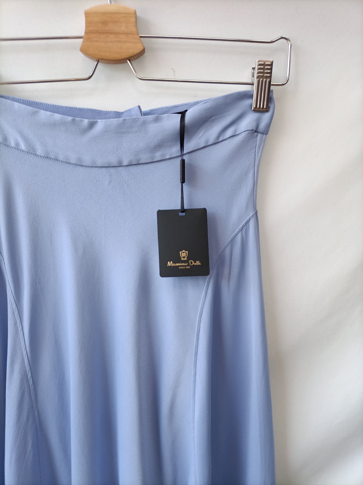 MASSIMO DUTTI. Falda azul fluida T.36