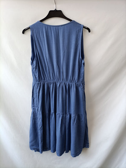OTRAS. Vestido azul Abotonado Tu(s)