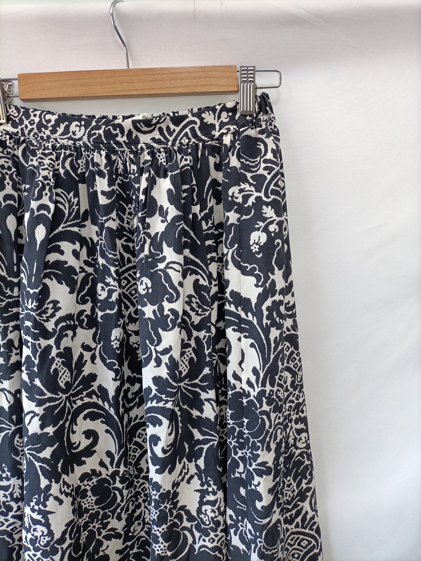 MASSCOB. Black floral skirt T. your