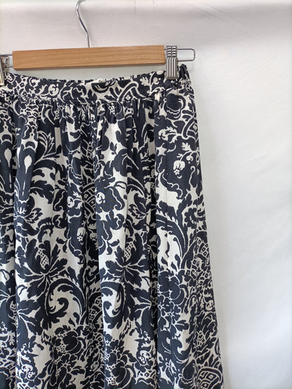 MASSCOB. Black floral skirt T. your