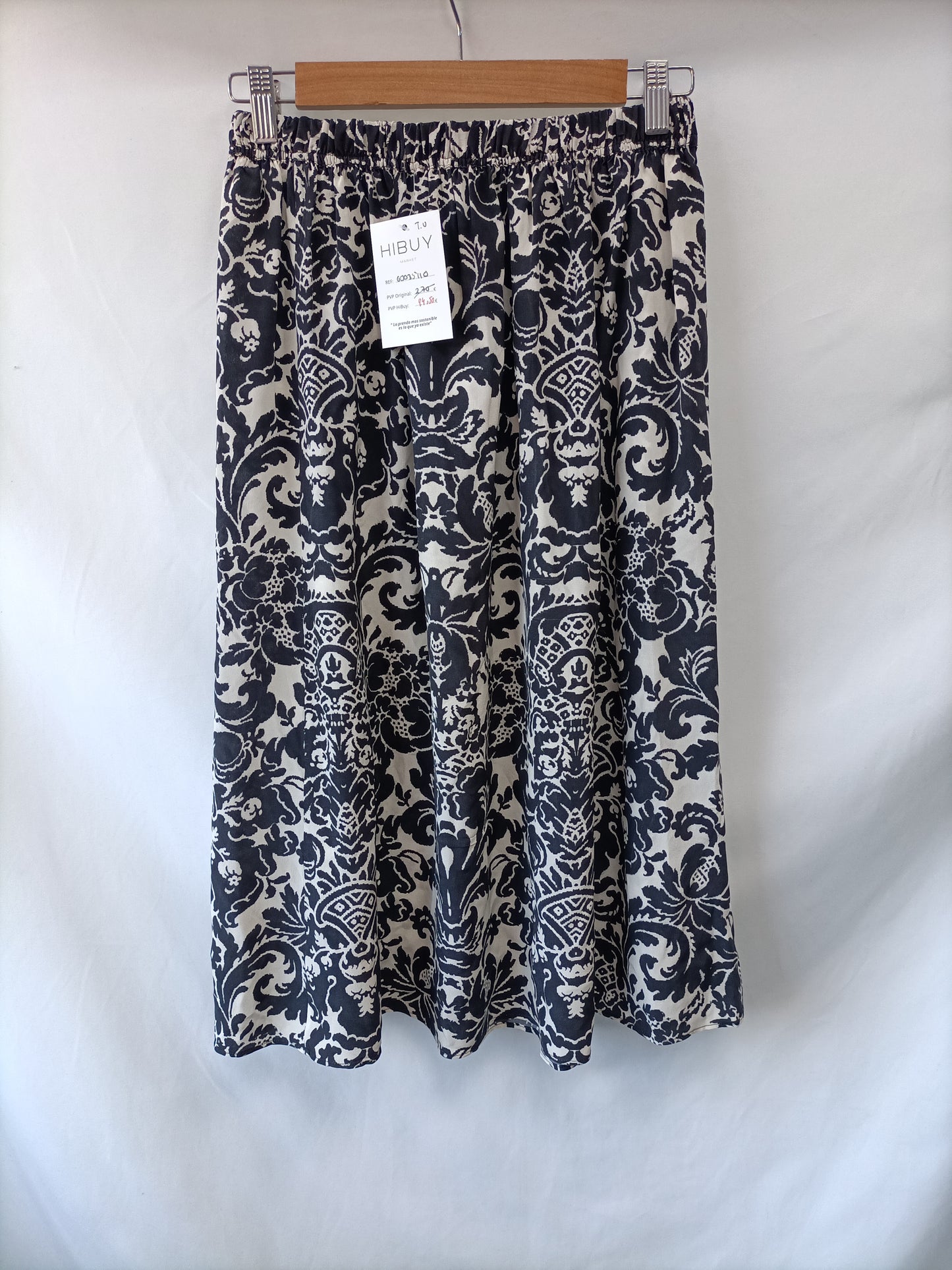 MASSCOB. Black floral skirt T. your