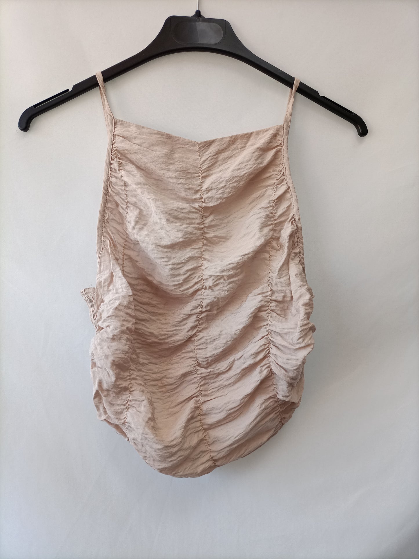 ZARA.Croptop beige efecto arrugado T.XS
