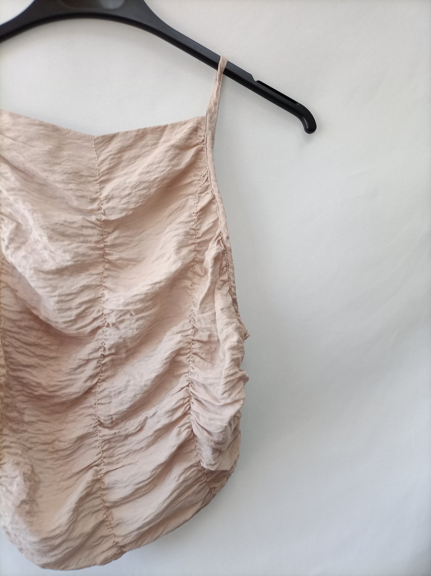 ZARA.Croptop beige efecto arrugado T.XS