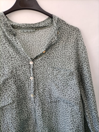 OTHERS. TS animal print blouse