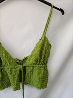 PULL&BEAR.Total look falda y croptop verde  T.S