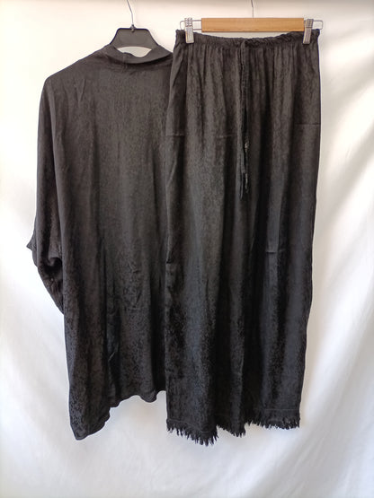MULAYA.Kimono negro estampado satinado TU(s/m)