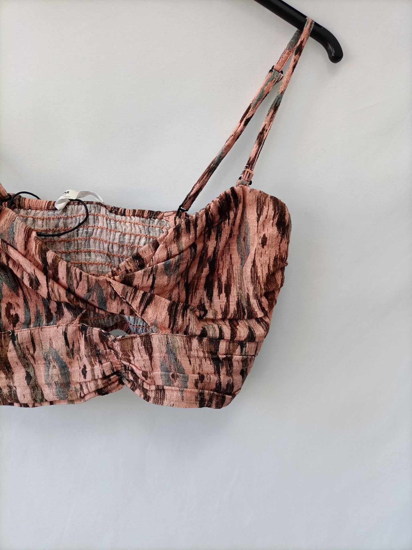 PULL&amp;BEAR. Pink crop top with earth tone print TS