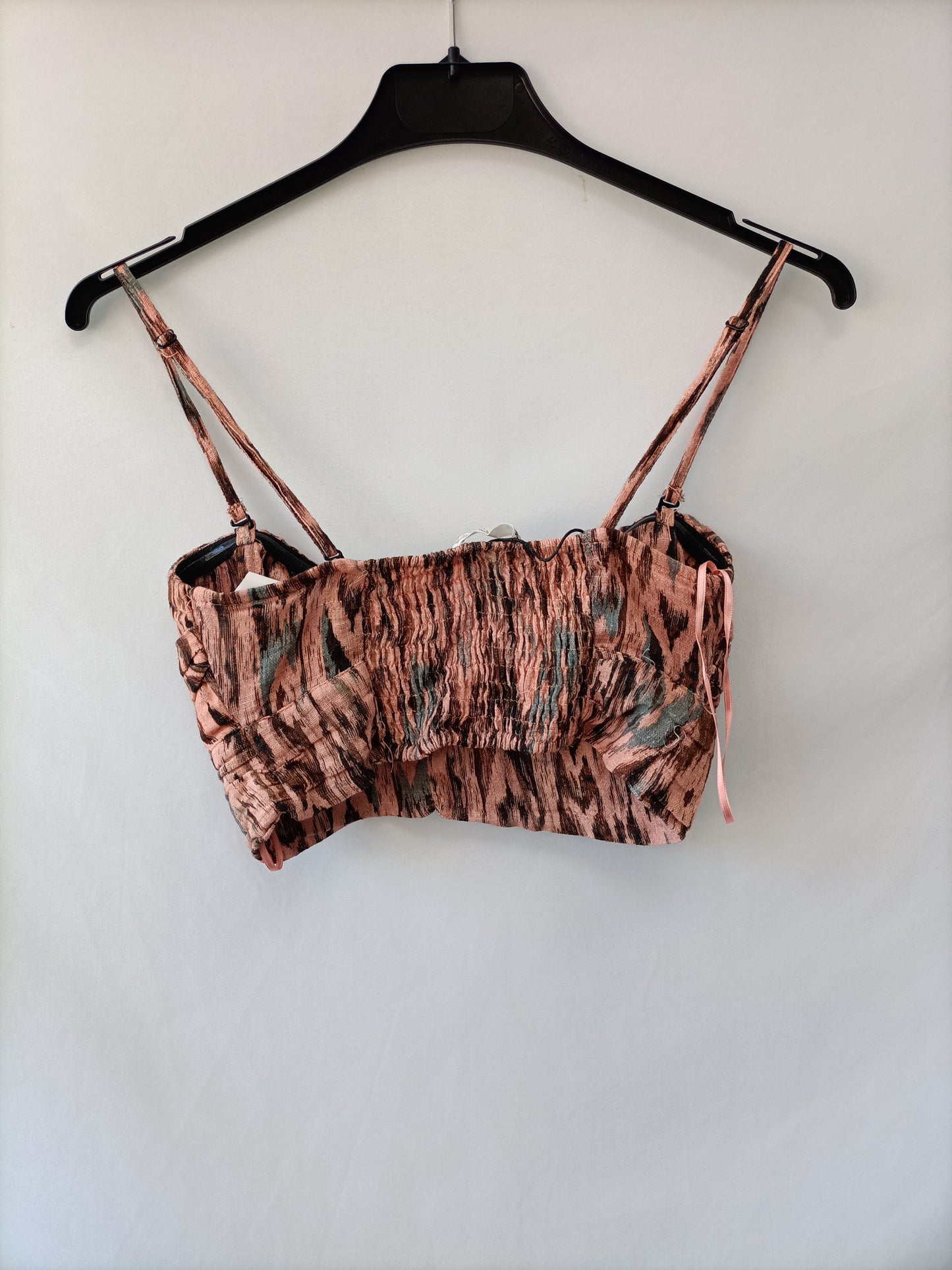 PULL&amp;BEAR. Pink crop top with earth tone print TS