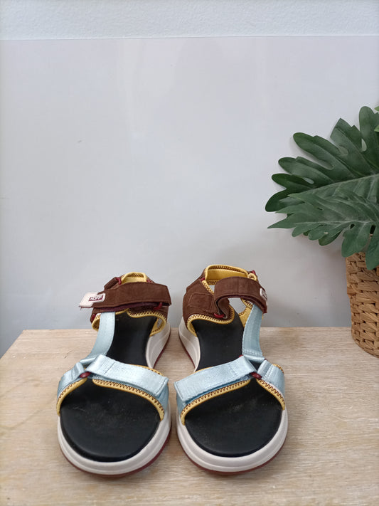 HOFF. Sandalias deportiva T.39