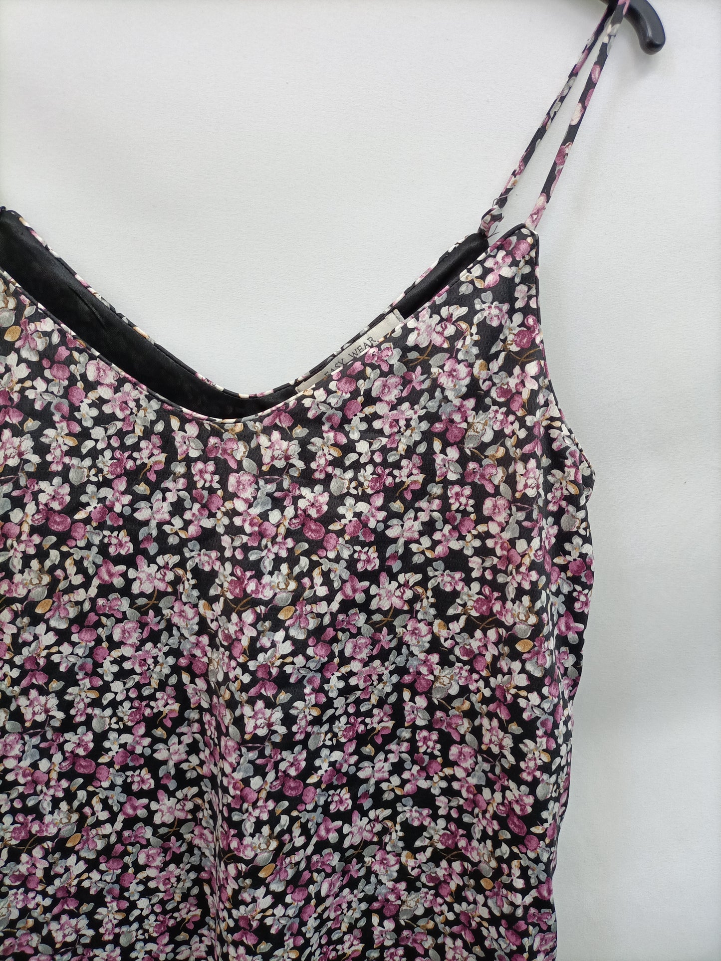 EASY WEAR. Vestido de flores moradas T,38