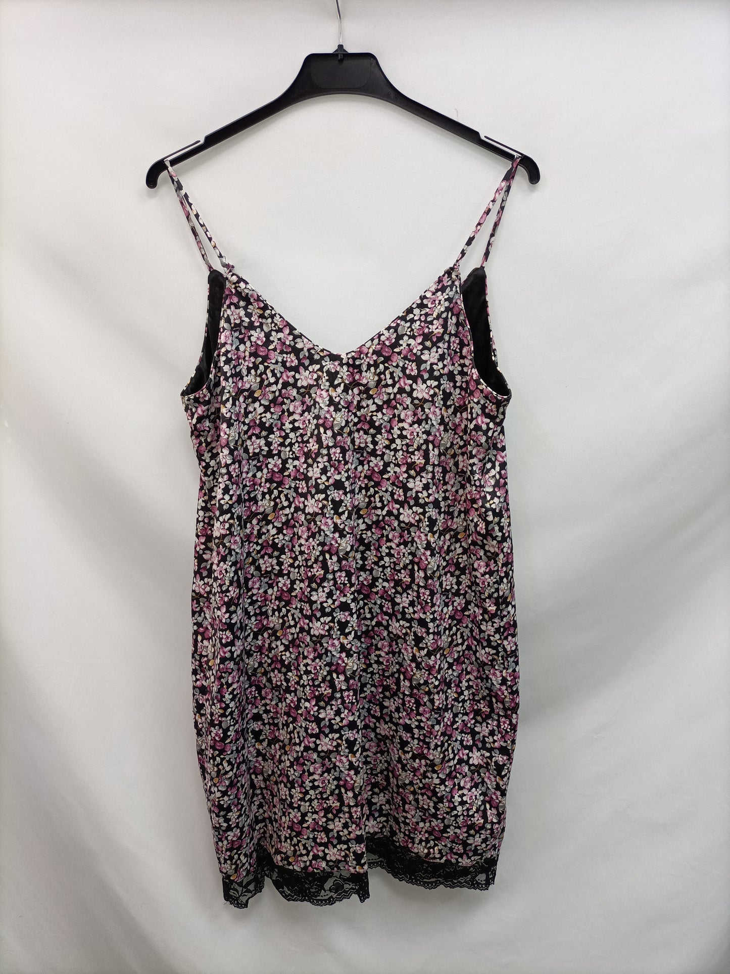 EASY WEAR. Vestido de flores moradas T,38