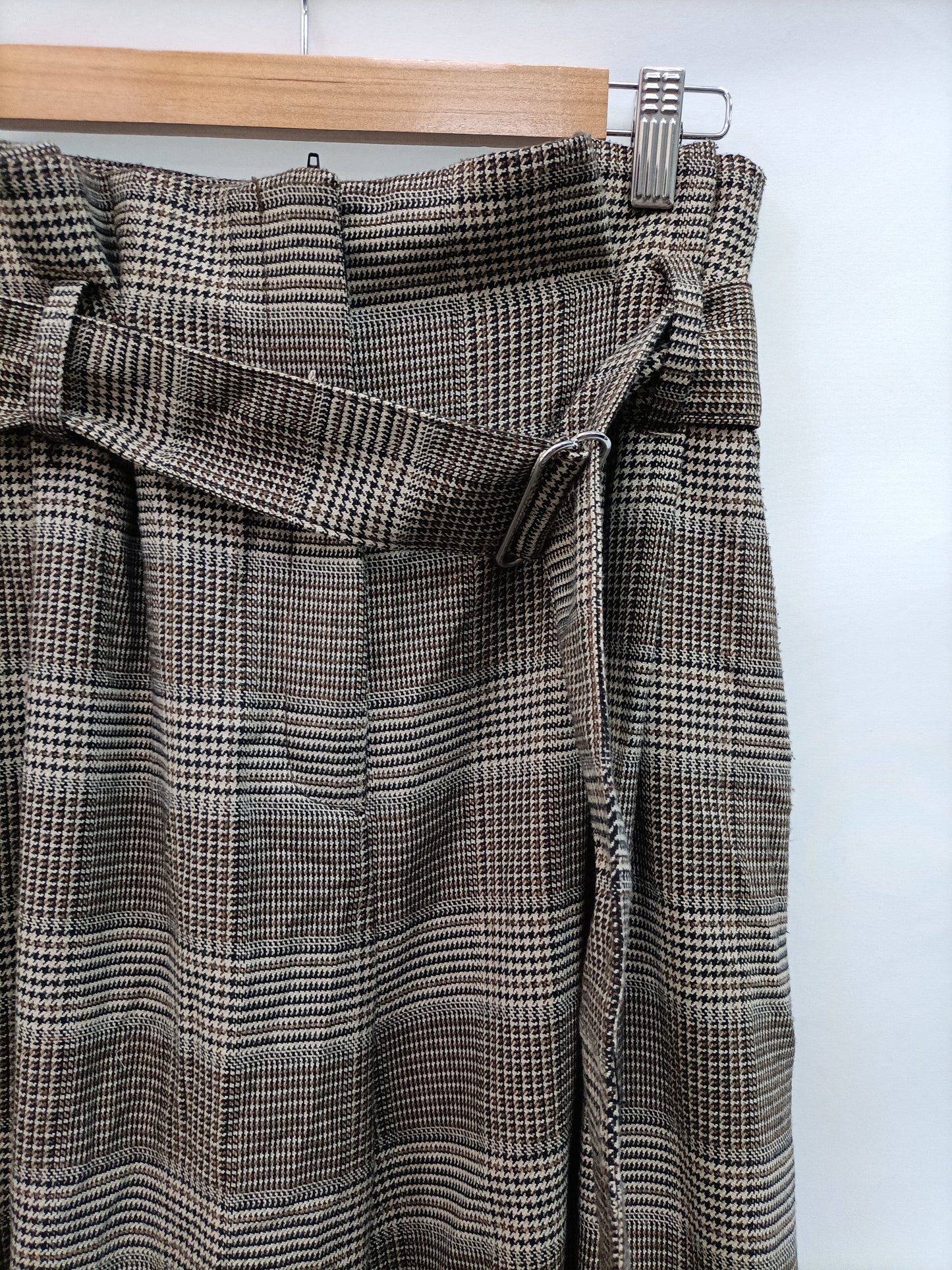 MANGO. pantalon fluido pata de gallo  T.34