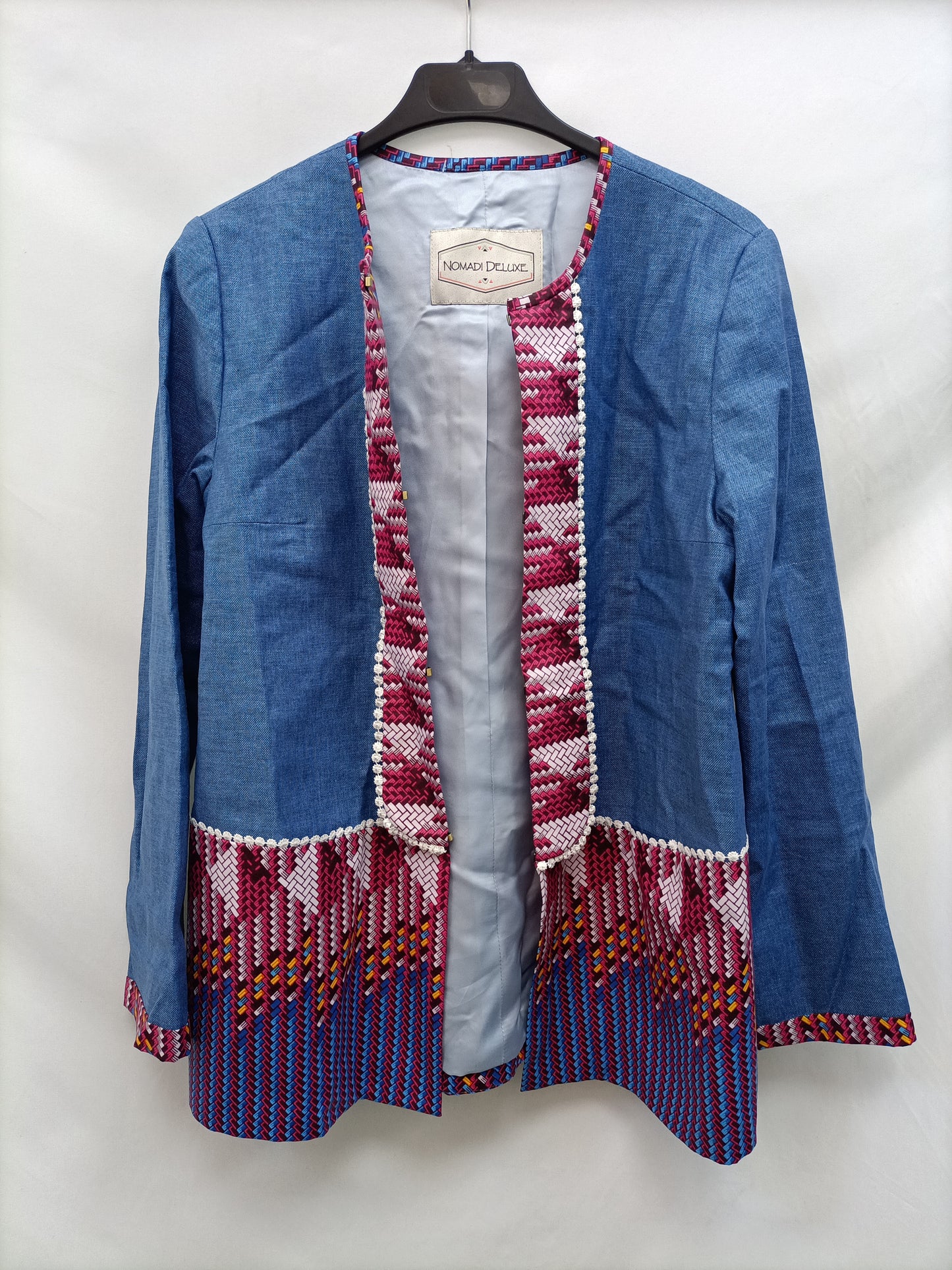 NOMADI DELUXE. Chaqueta azul estampada T.s