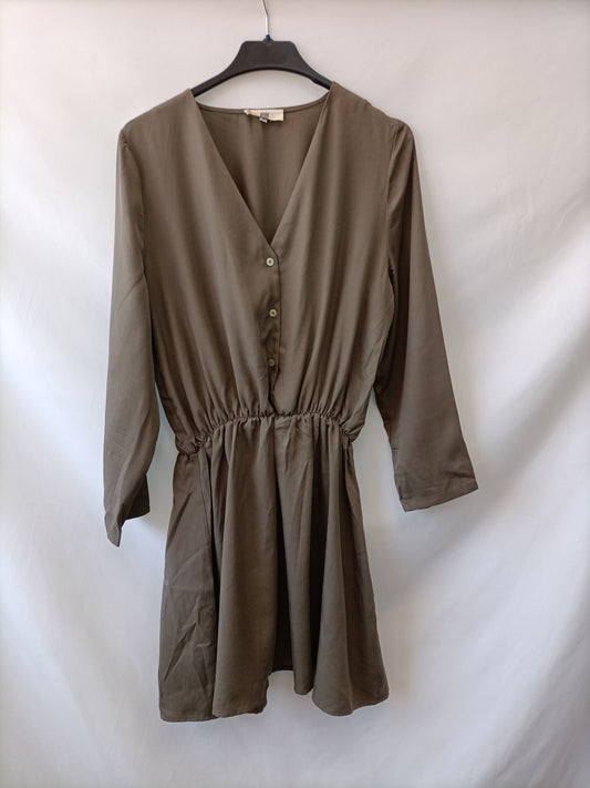 WHITE&amp;ONE. Short hunting green dress Tl