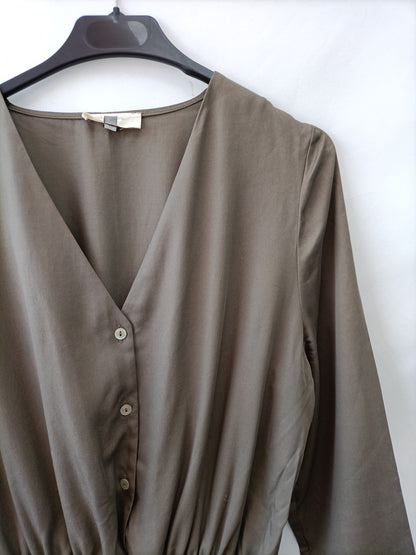 WHITE&amp;ONE. Short hunting green dress Tl