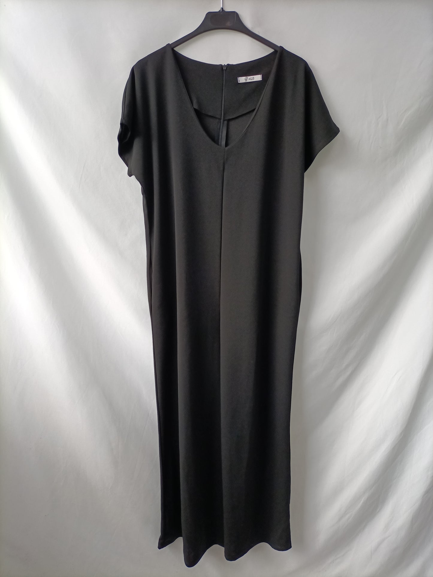 A&amp;B. Black Fluid Jumpsuit S.xl