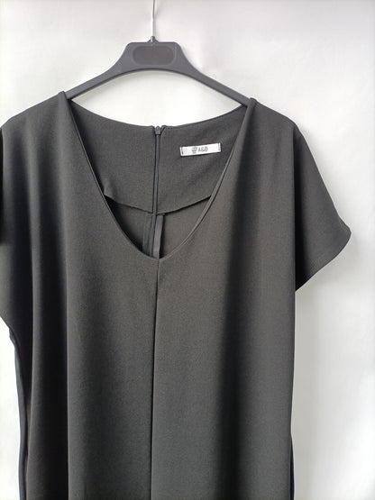 A&amp;B. Black Fluid Jumpsuit S.xl
