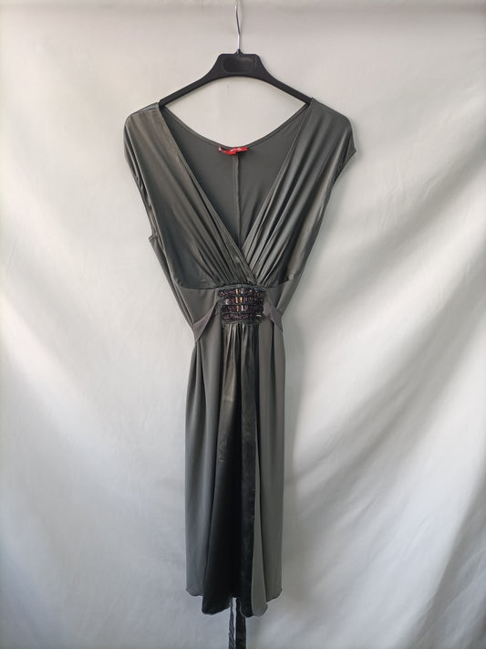DERHY. Vestido gris fluido con detalle pedrería T.s