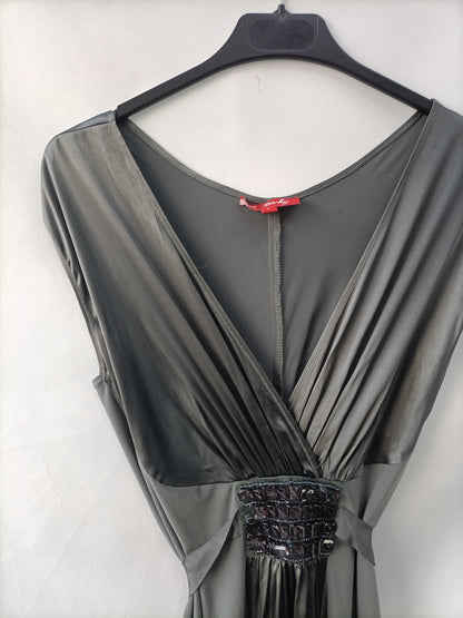 DERHY. Vestido gris fluido con detalle pedrería T.s