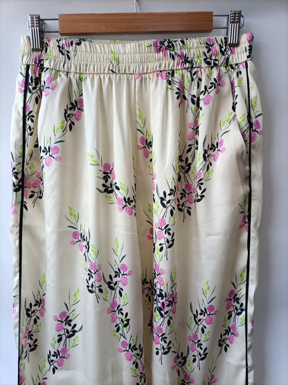 ZARA. Pantalón beige flores T.l