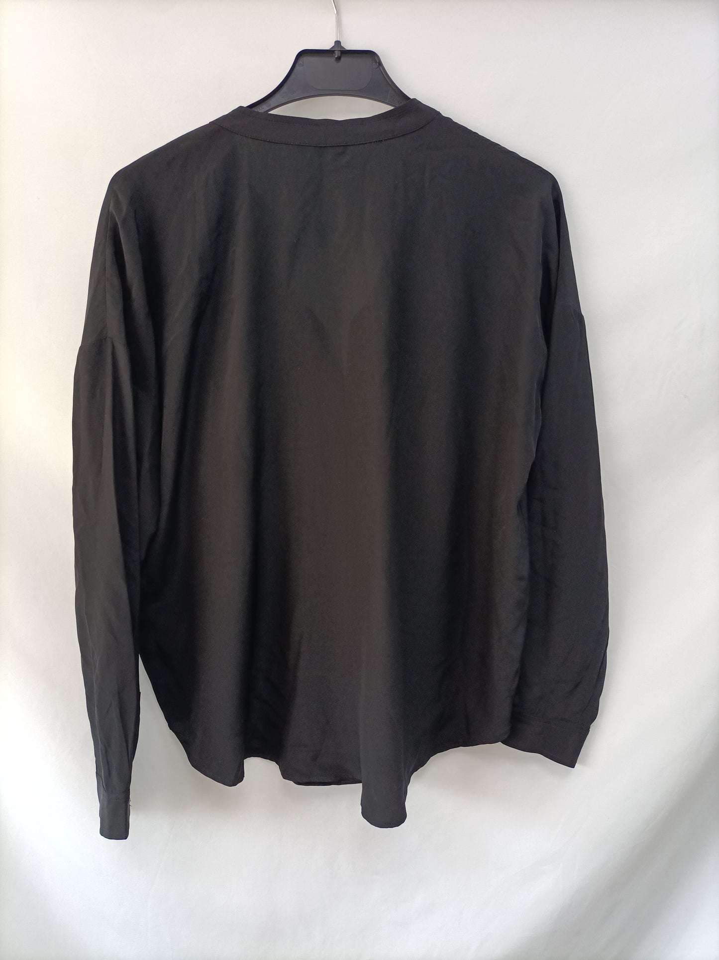 MASSCOB.Blusa negra seda T.xs (s/m)