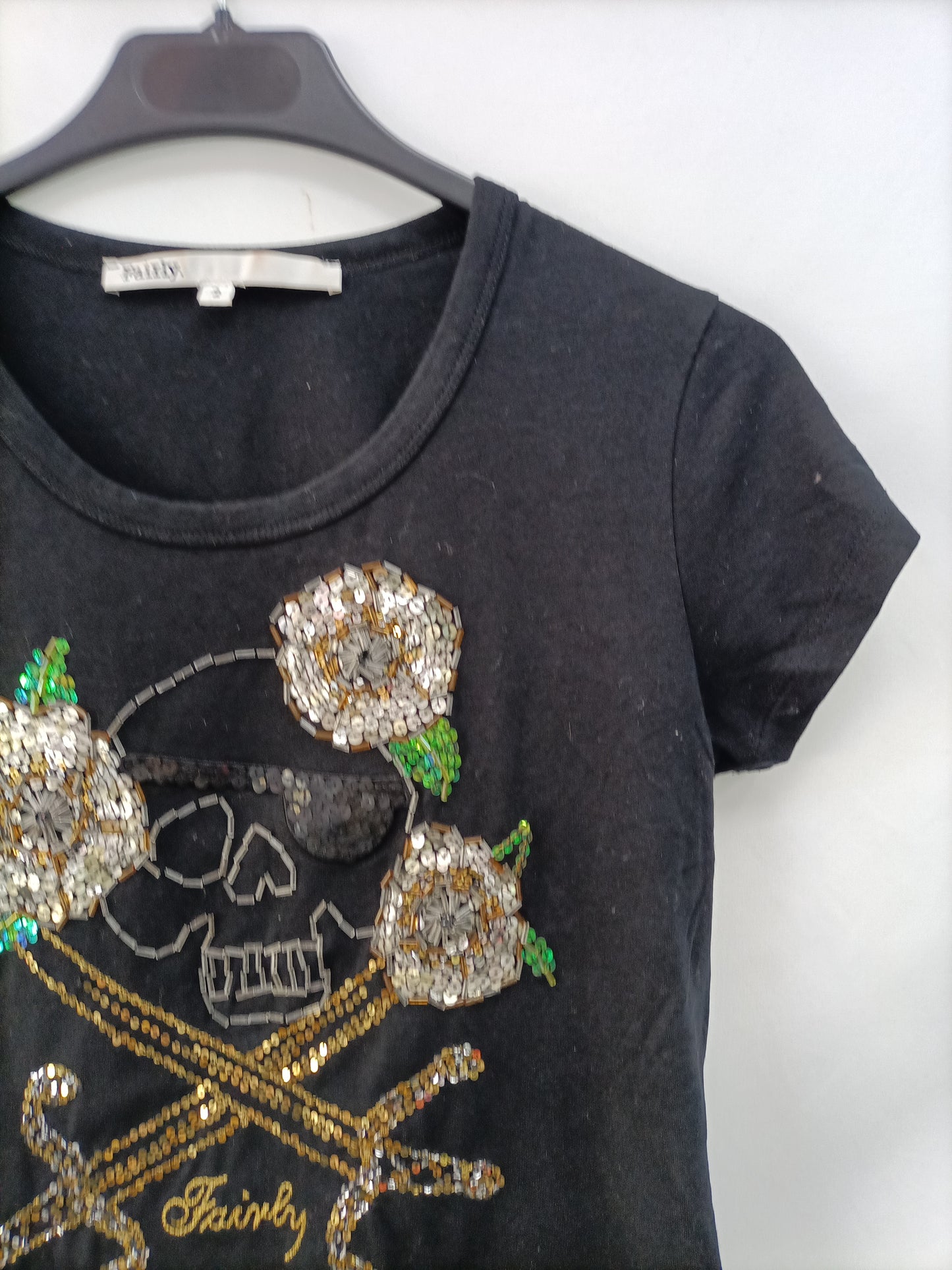 FAIRLY. Camiseta negra calavera T (2).s