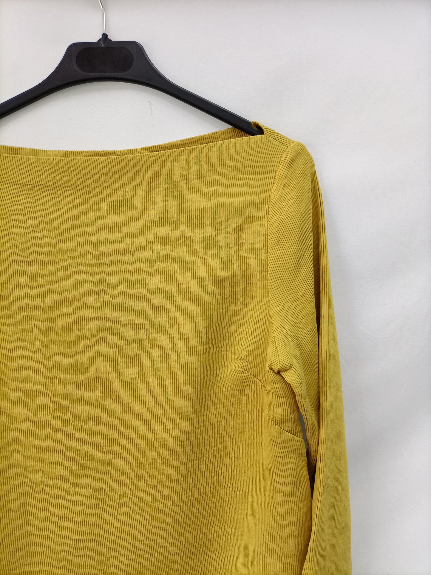 JOTA+GE. Lime Green Ribbed Ts Blouse