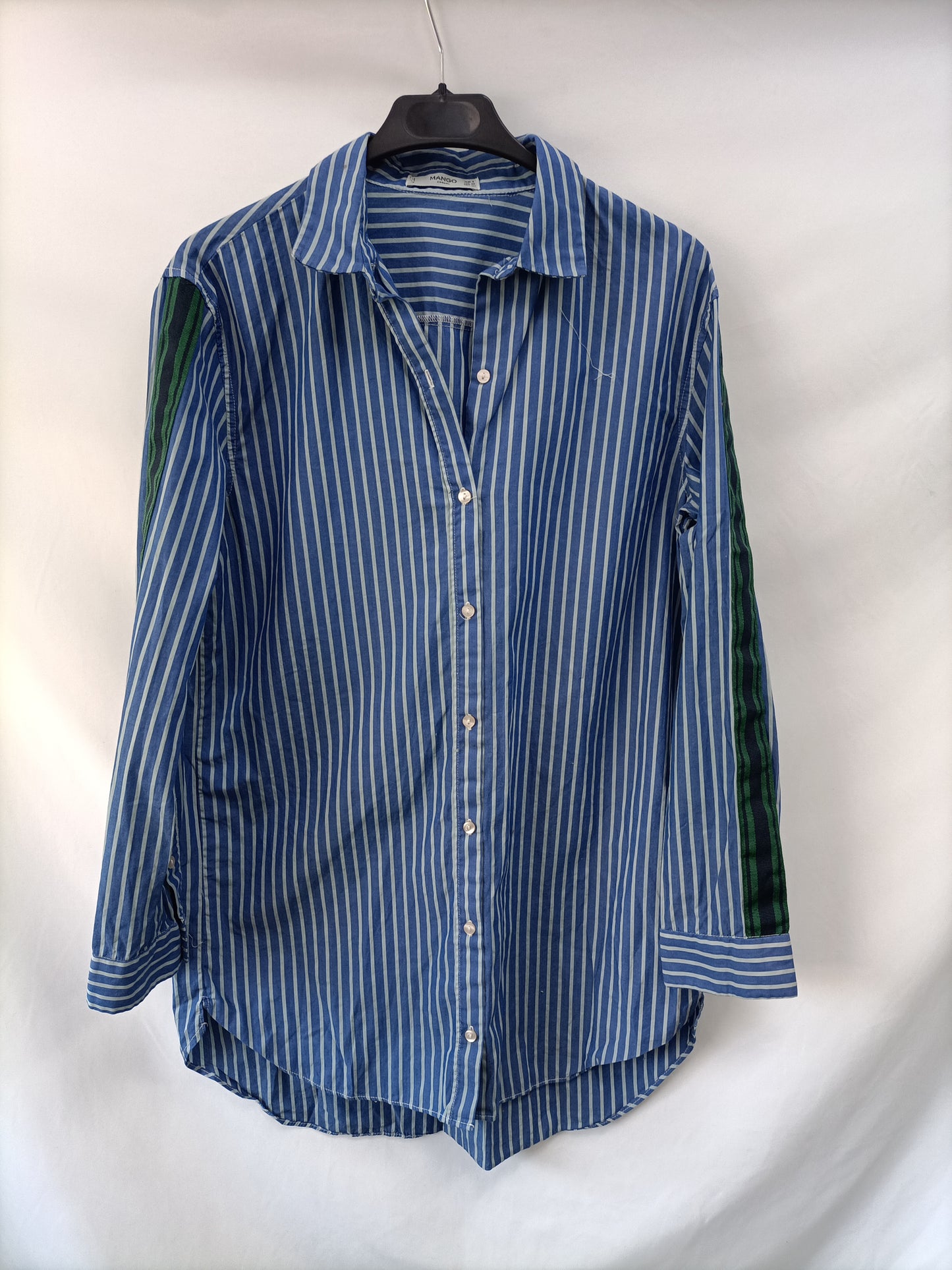 MANGO. Camisa rayas azules T.s
