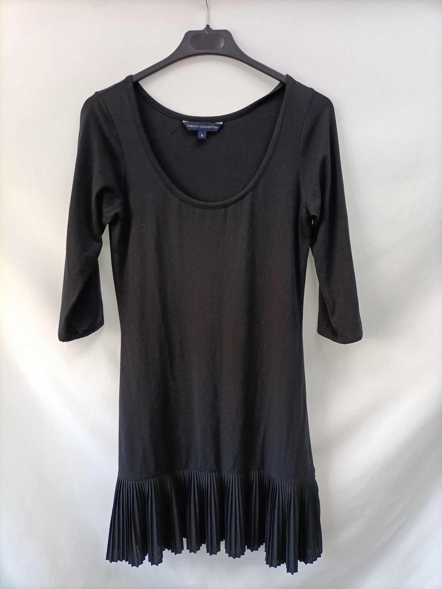 FRENCH CONNECTION. Black pleated Ts dress