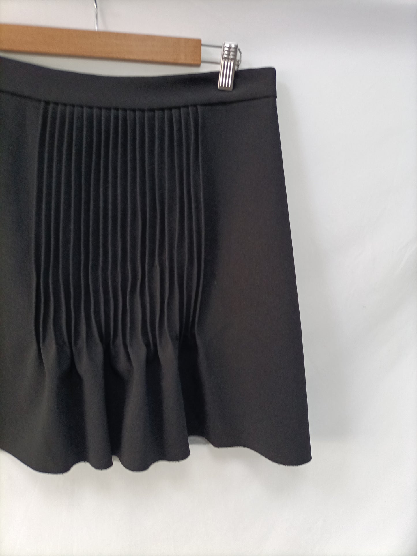 BIMBA Y LOLA. Falda negra corta T.42