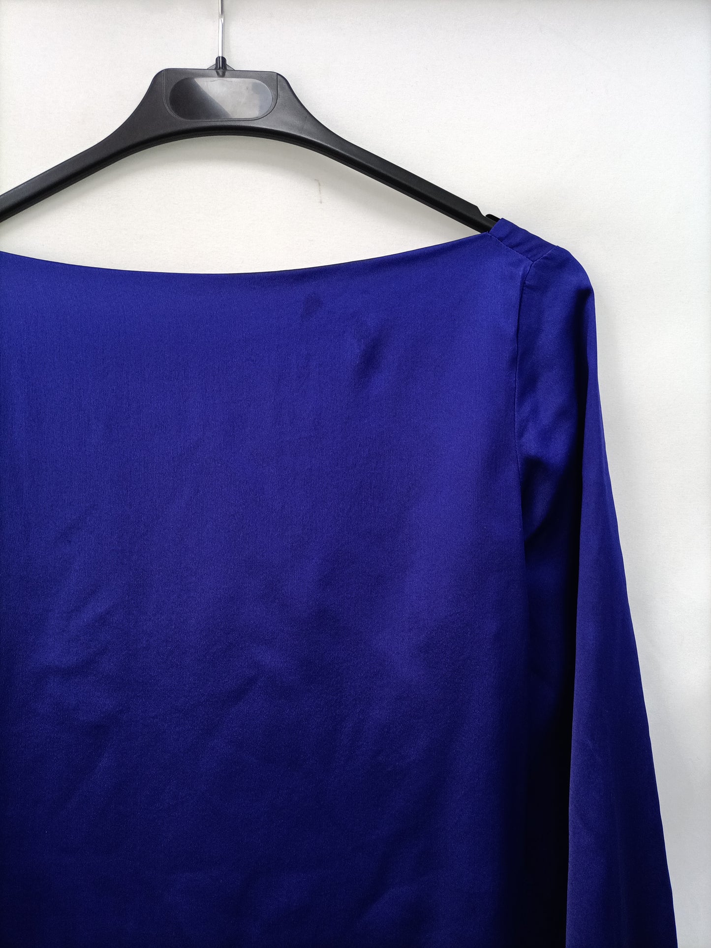 HOSS INTROPIA. Blue backless blouse, size 36