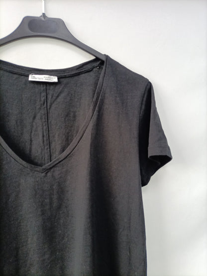 ZARA. Camiseta negra T.m