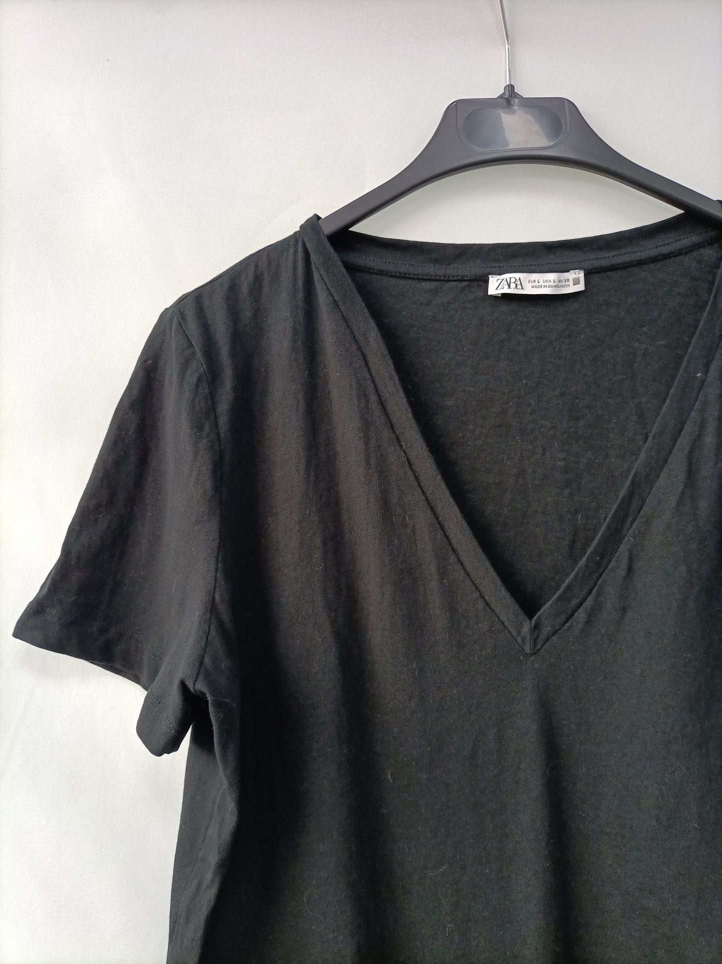 ZARA. Camiseta negra T.l