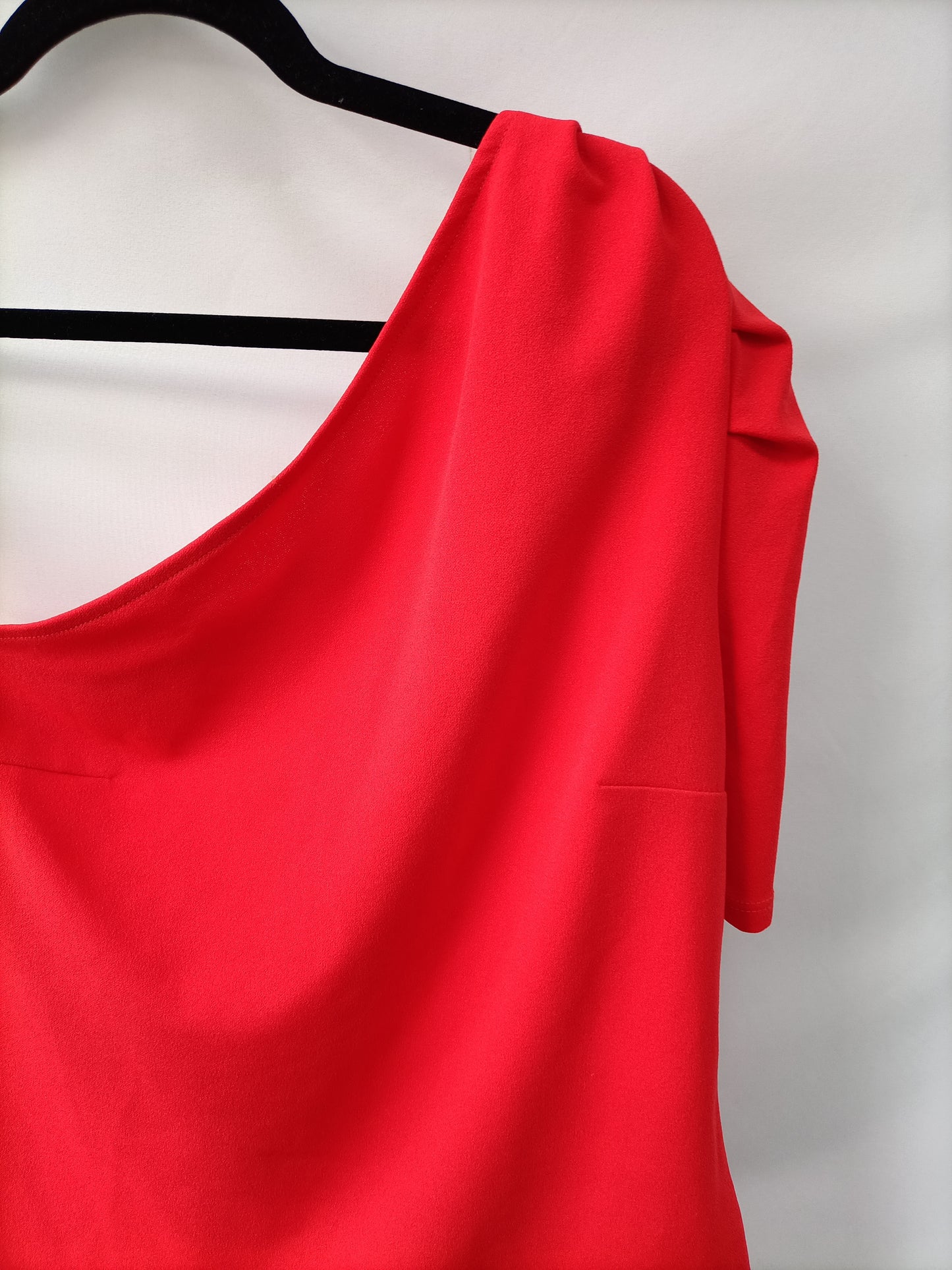 SFERA. Red asymmetrical top Tl
