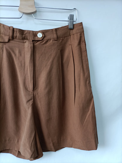 MANGO. Bermuda marrón Fluida T.42