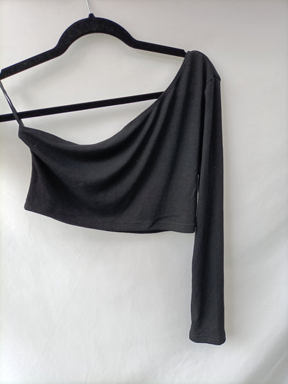 SHEIN. Black Asymmetrical Top Tl