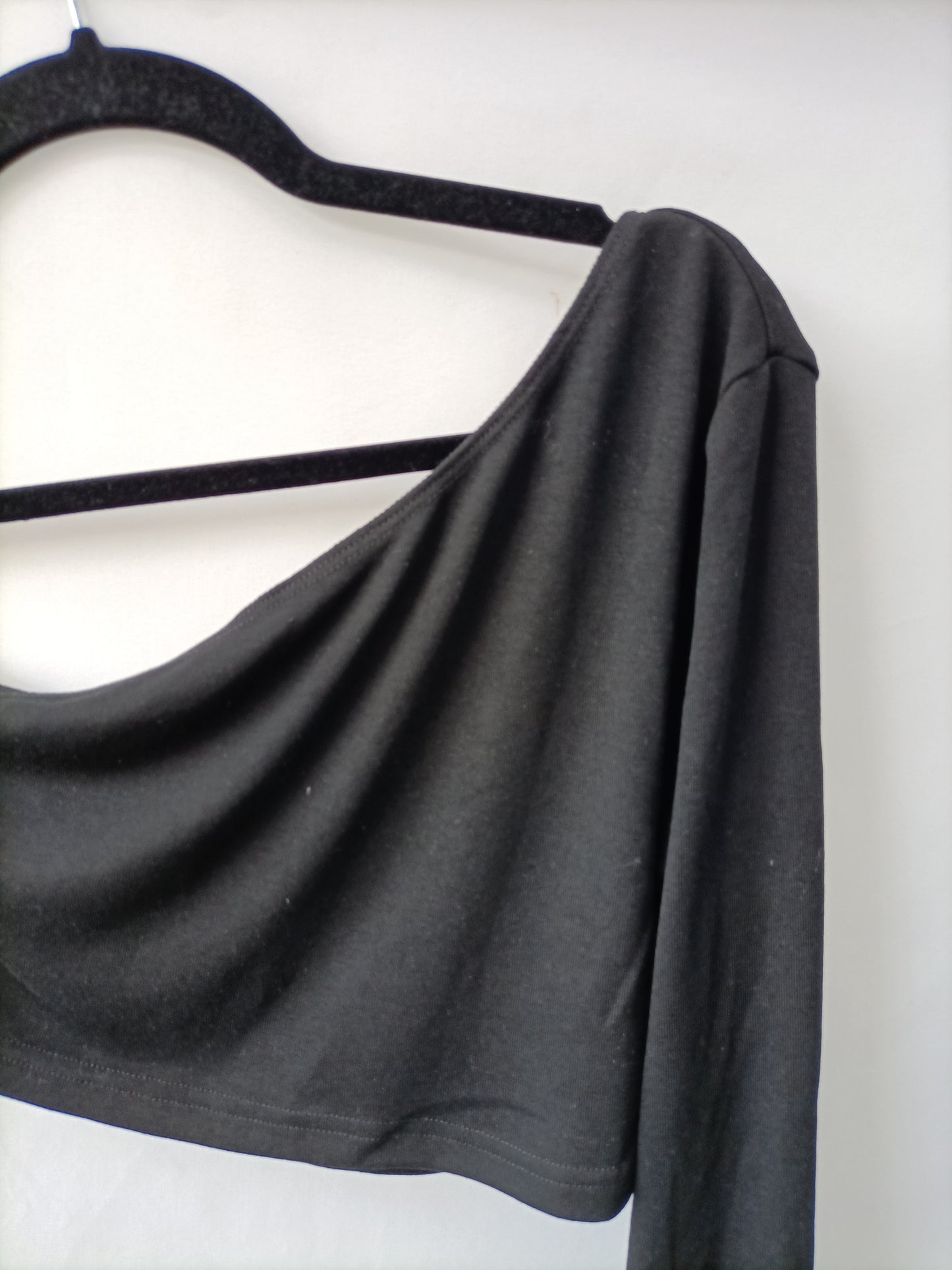SHEIN. Black Asymmetrical Top Tl